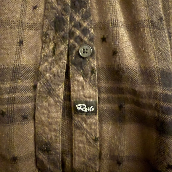 Adorable green plaid Rails flannel with stars Medium - Picture 3 of 4